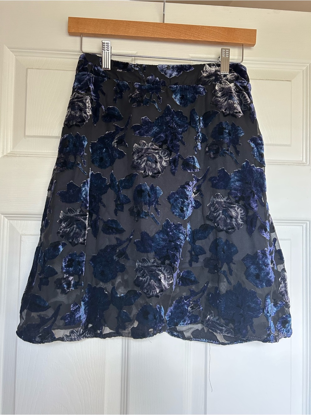 Forever 21 Navy and Black Floral Velvet A-Line Skirt